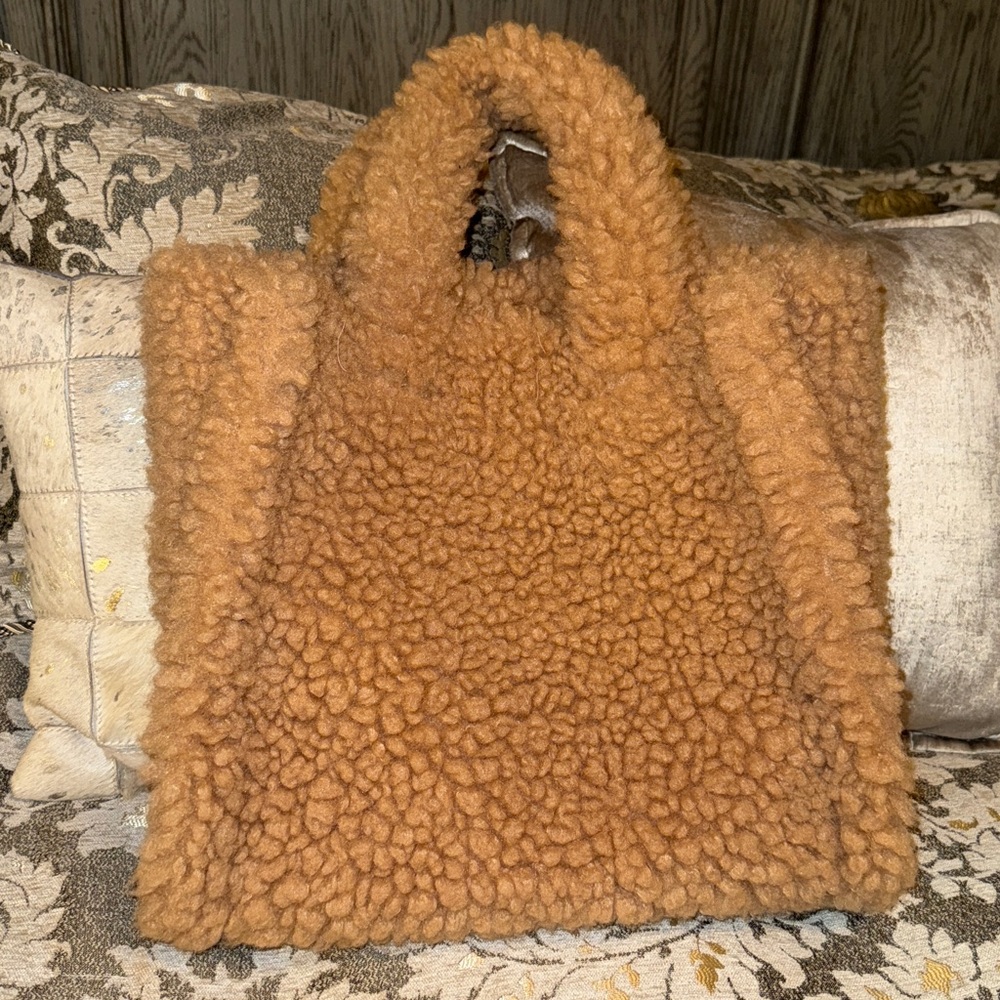 Stand Studio Faux Fur Purse. Brand new.
14 inches high 15 inches wide